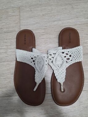 torrid White Macramé Toe-Post Sandals with Brown Footbed